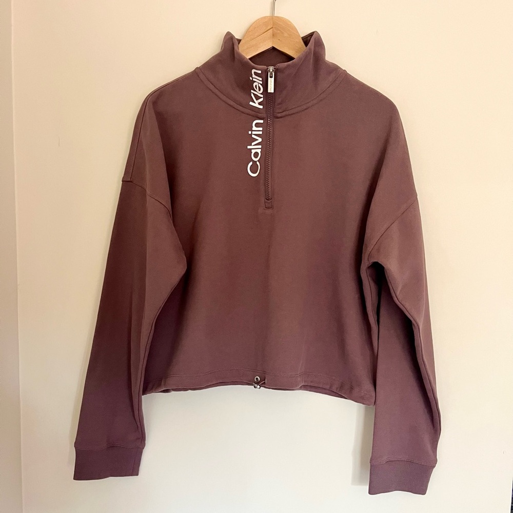 Calvin Klein Women's Brown cropped Sweatshirt